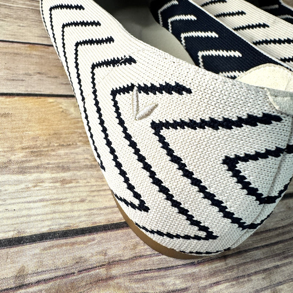 Vivaia Womens Ivory & Navy Blue Chevron Pattern Audrey Flat Loafer Shoes 9-9.5 - Picture 7 of 10